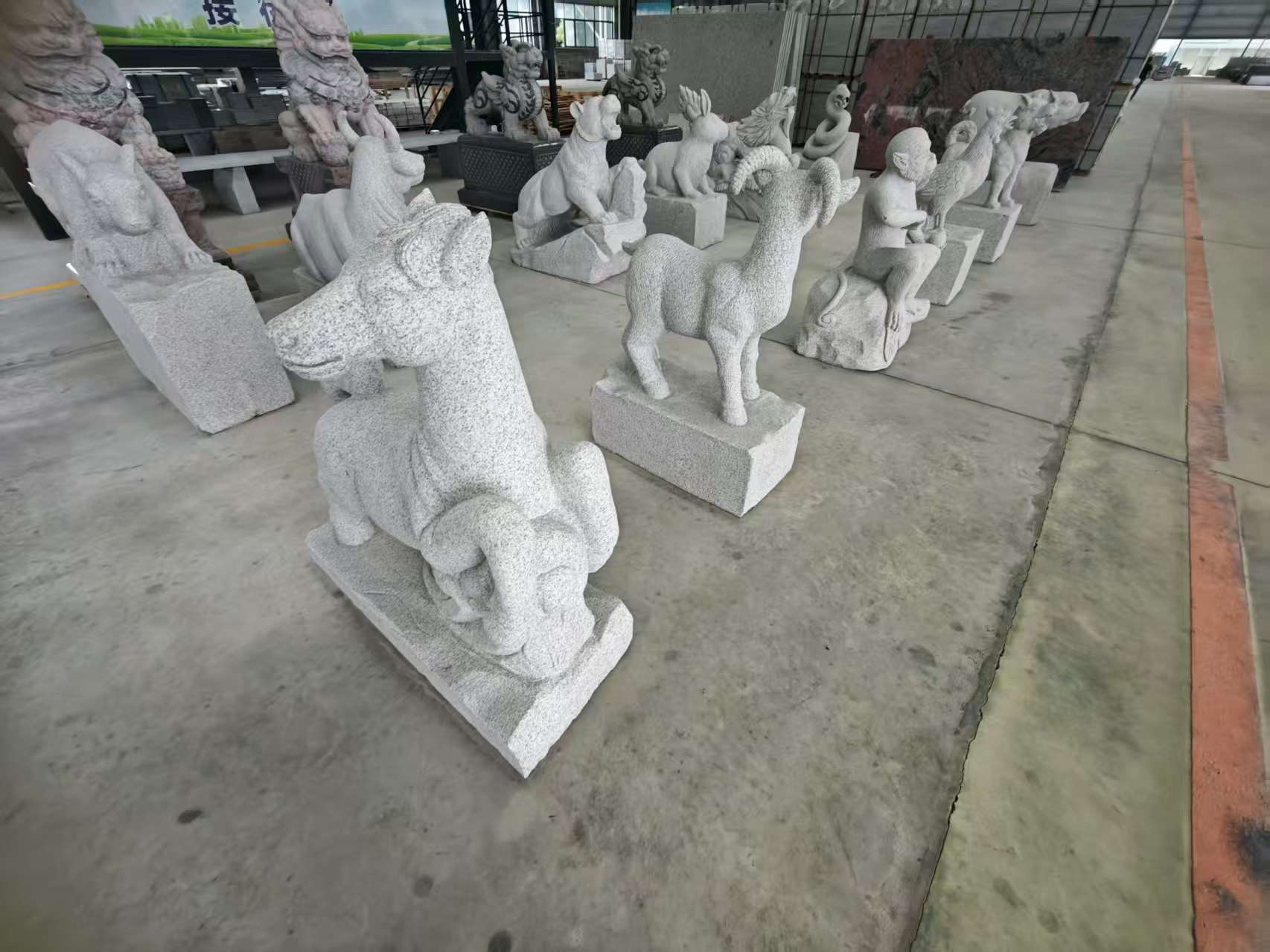 呼和浩特芝麻白雕刻 十二生肖 异形雕刻