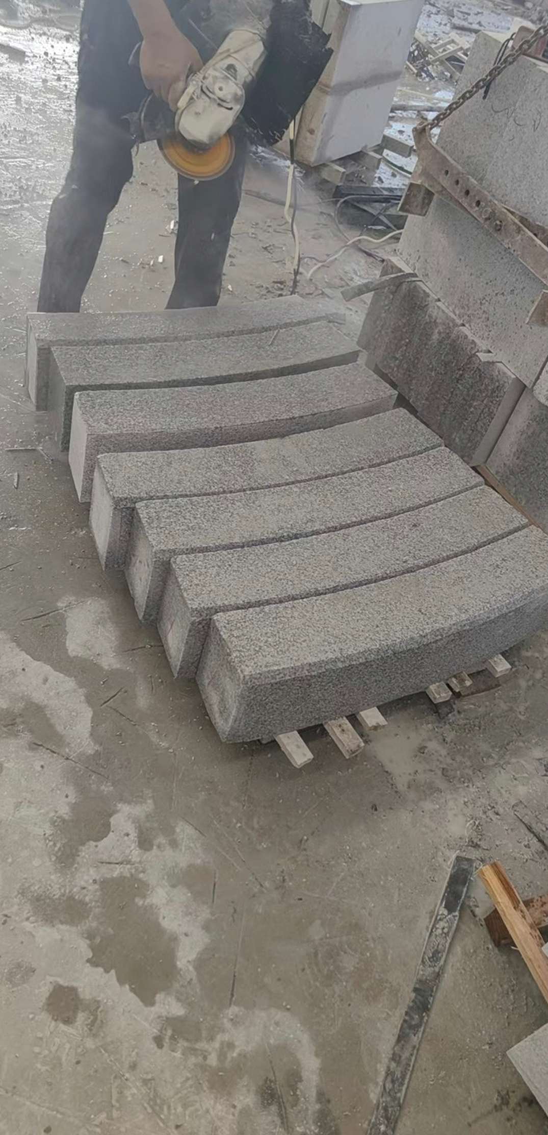 呼和浩特芝麻白弧形路牙石
