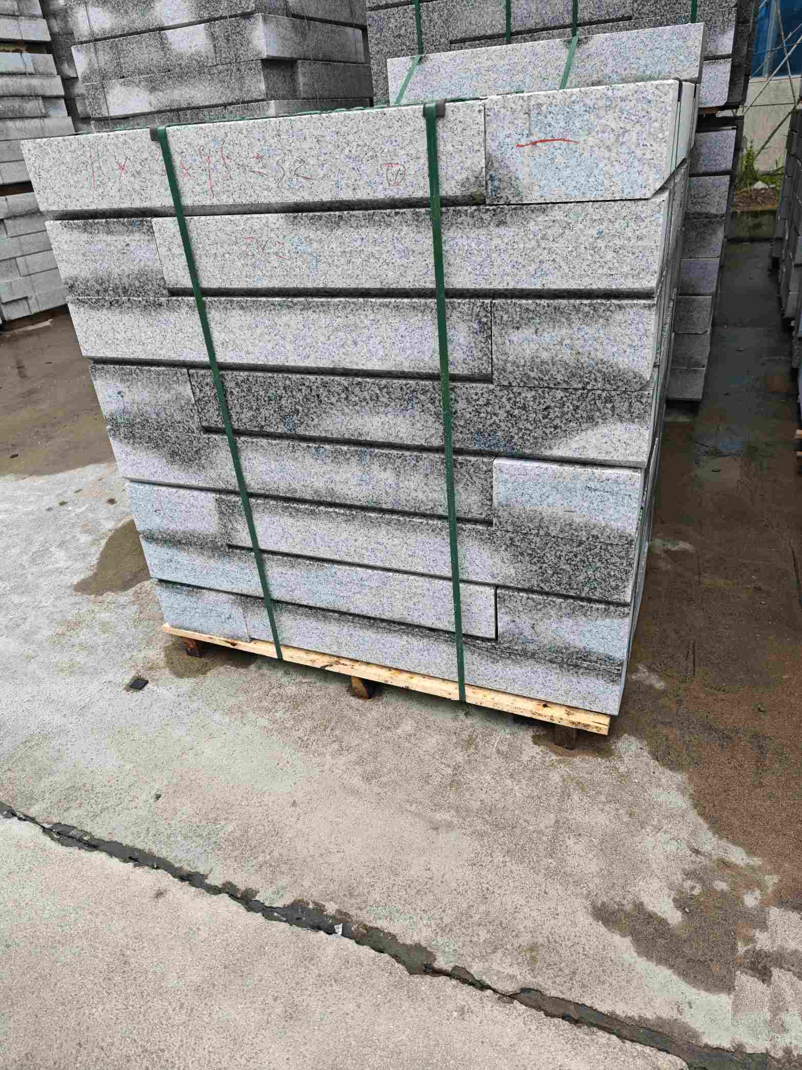 呼和浩特芙蓉白路牙石，马路牙子