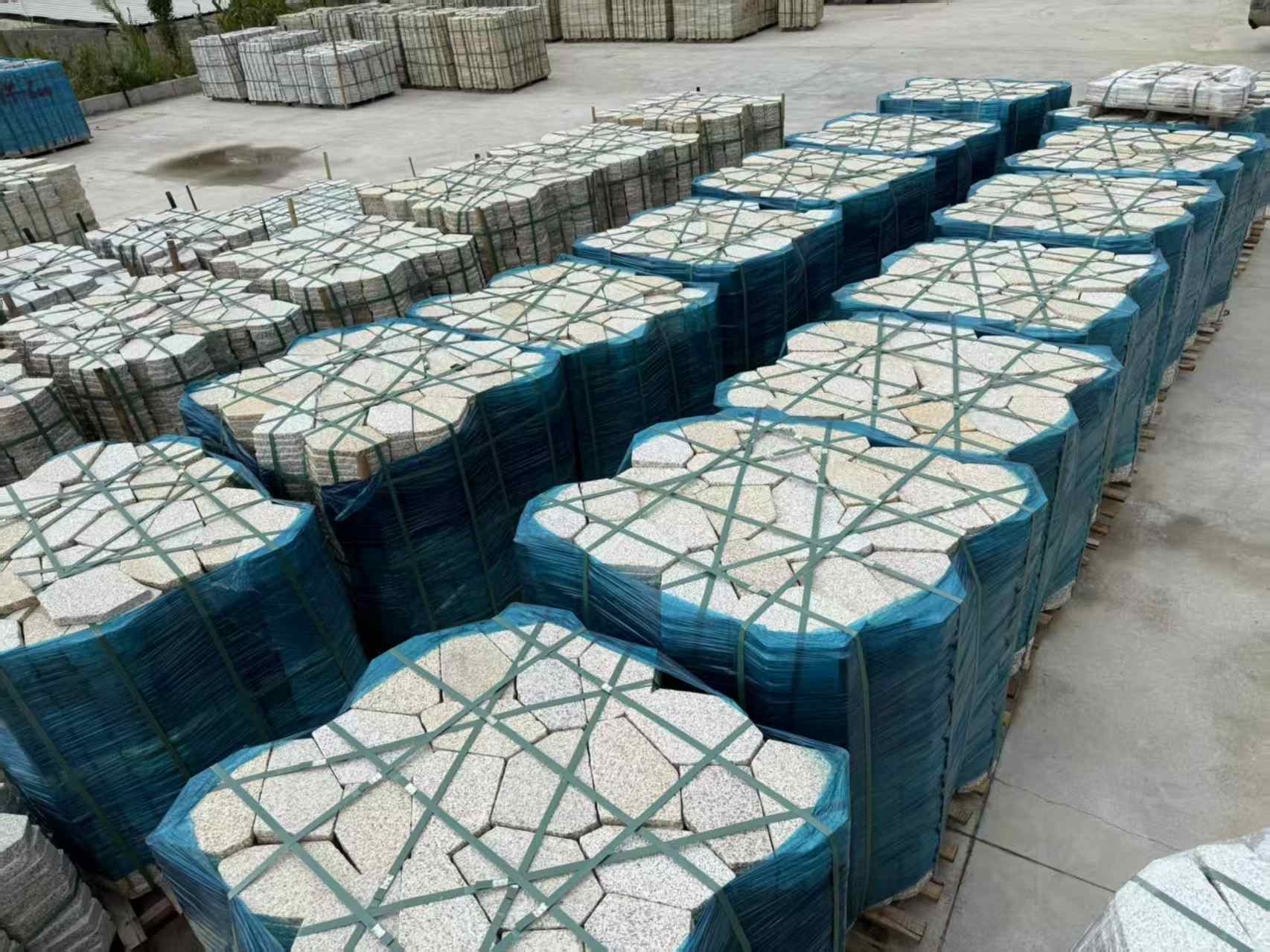 呼和浩特黄金麻冰裂纹 碎拼