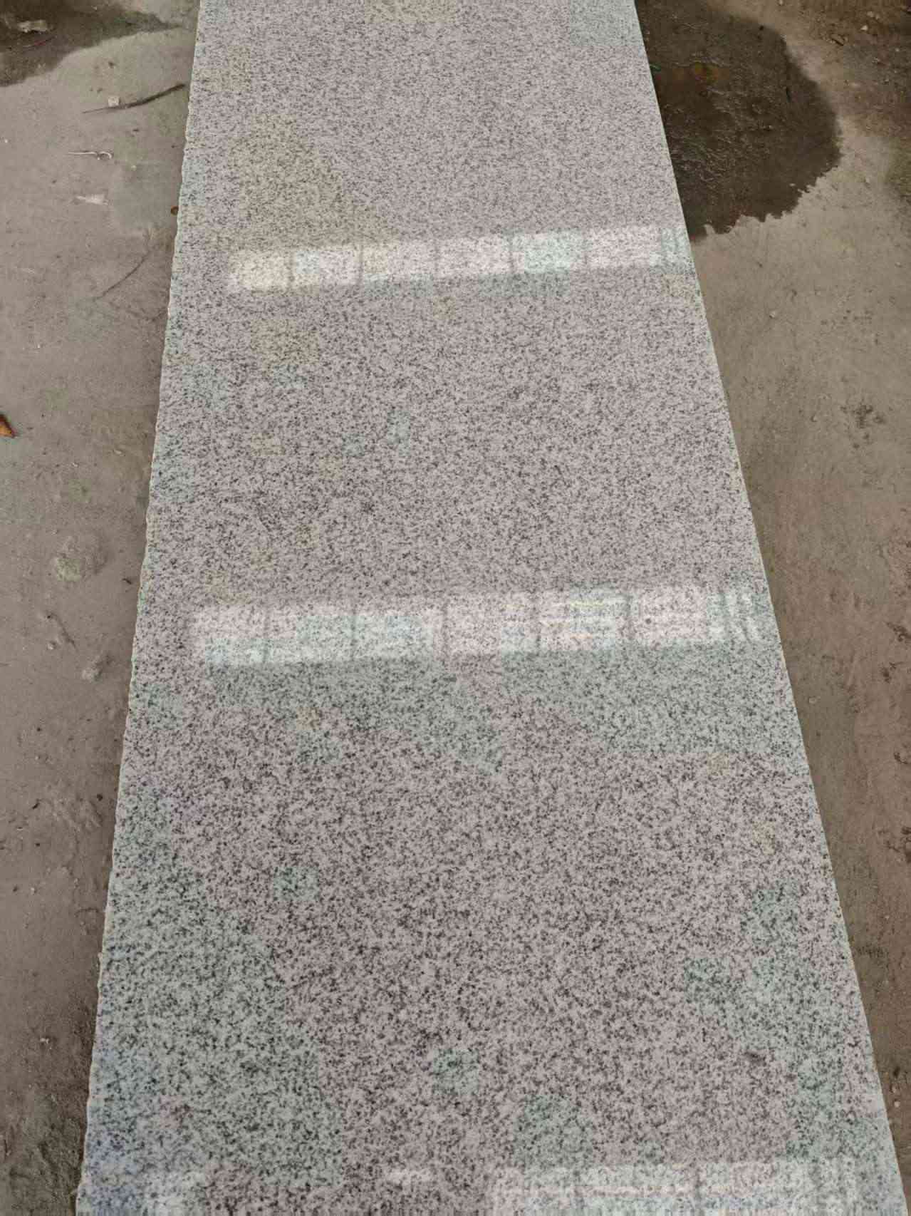 呼和浩特芝麻白光面毛板